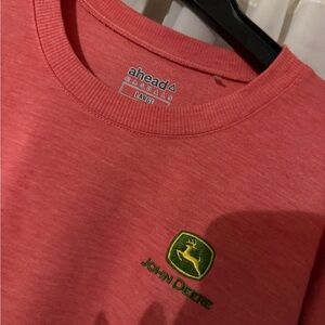 🚜🚜💚💚John Deere * authentic* ladies light sweater NWOT💚💚 size large